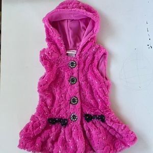 Little lass soft pink vest with exclusive decoration size 4.